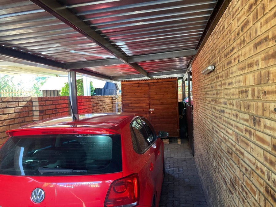 2 Bedroom Property for Sale in Bodorp North West